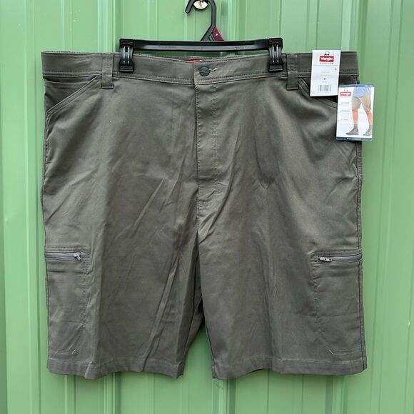 Men's Outdoor Performance Zip Cargo Short with UPF 50+ Size 46 - Picture 3 of 12